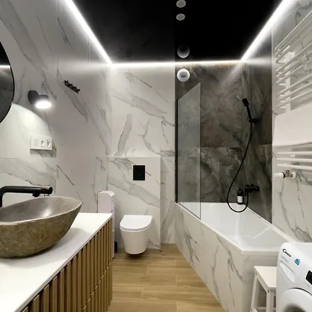 Urban Global Premium, 10th Floor No 05, Free Garage, Self Check-in, No Deposit * Katovice