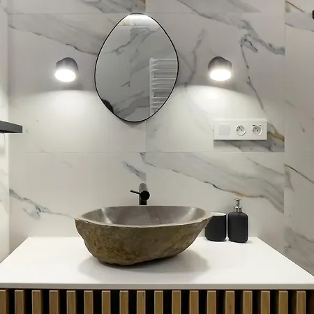 Urban Global Premium, 10th Floor No 05, Free Garage, Self Check-in, No Deposit Apartmán Katovice